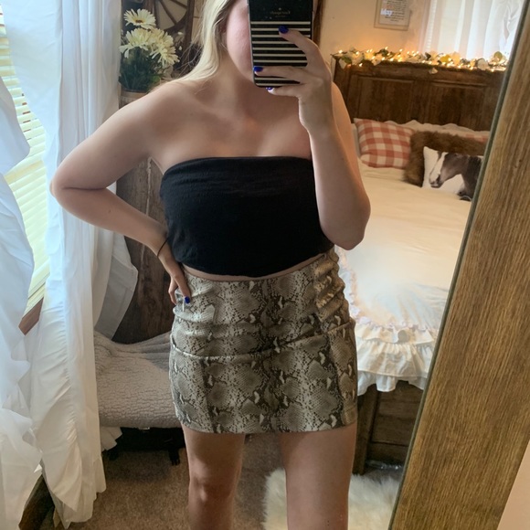 Snakeskin Skirt - Picture 2 of 4